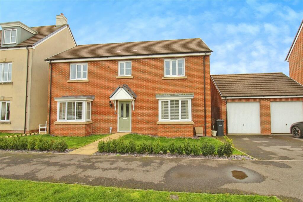 4 bedroom detached house for sale in Toucan Street, Trowbridge, BA14