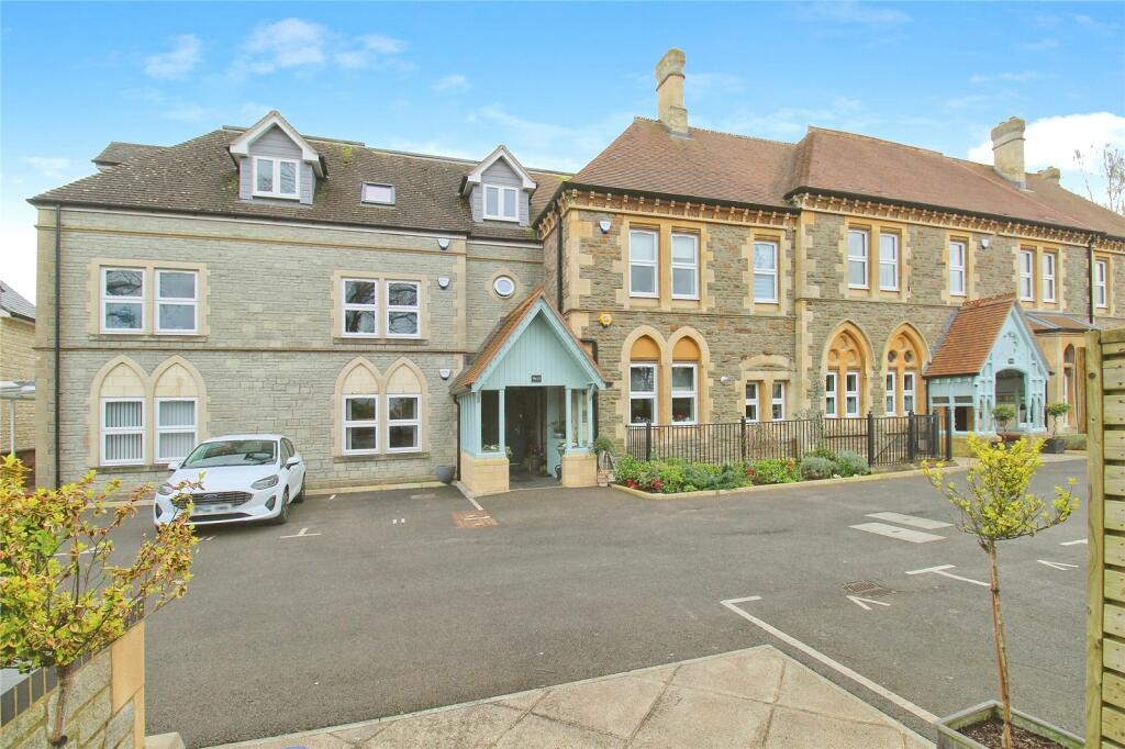 3 bedroom apartment for sale in Ravenscroft House, Ravenscroft Gardens