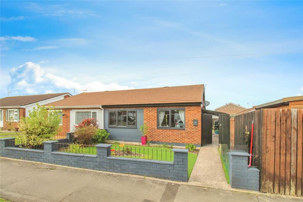 2 bedroom bungalow for sale in Green Lane, Trowbridge, BA14