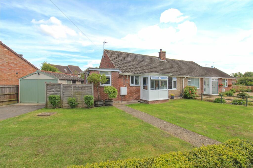 2 bedroom bungalow for sale in Kings Gardens, Hilperton, BA14