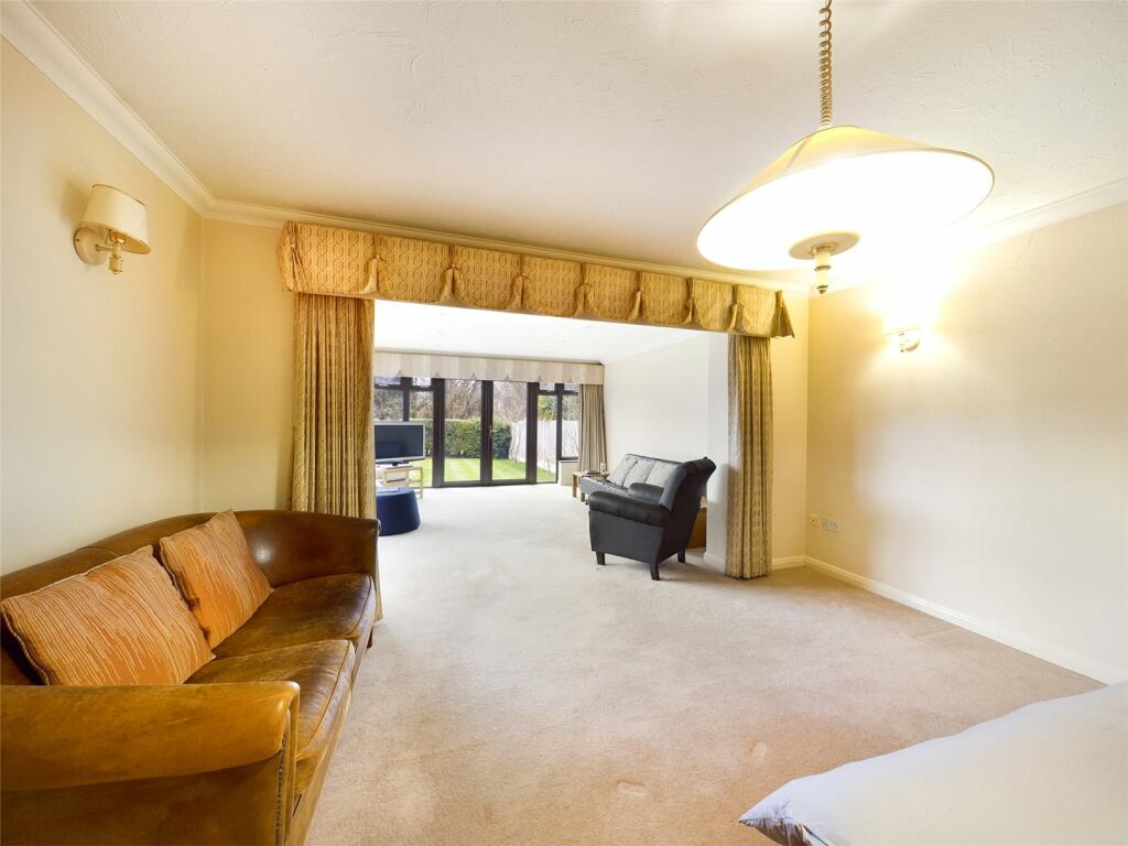 4 bedroom detached house for sale in Lee Chapel Lane, Langdon Hills