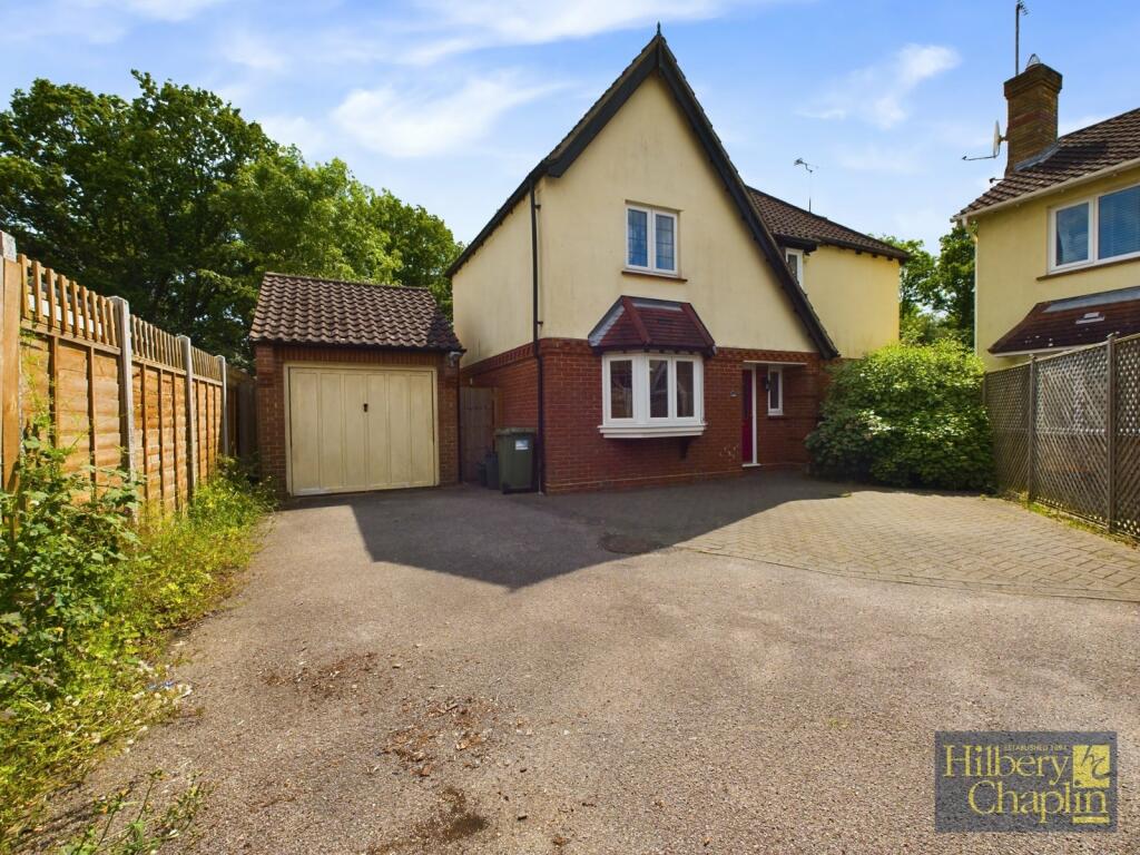 4 bedroom detached house for sale in Burr Close, Langdon Hills, Essex, SS16