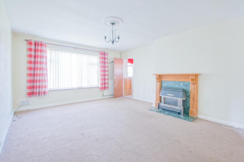 2 bedroom terraced house for sale in Ashfield Road, Carterton