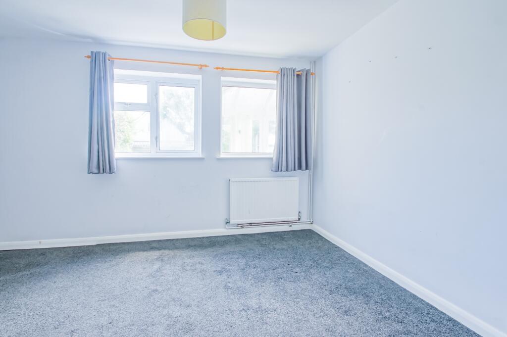 2 bedroom terraced house for sale in Ashfield Road, Carterton