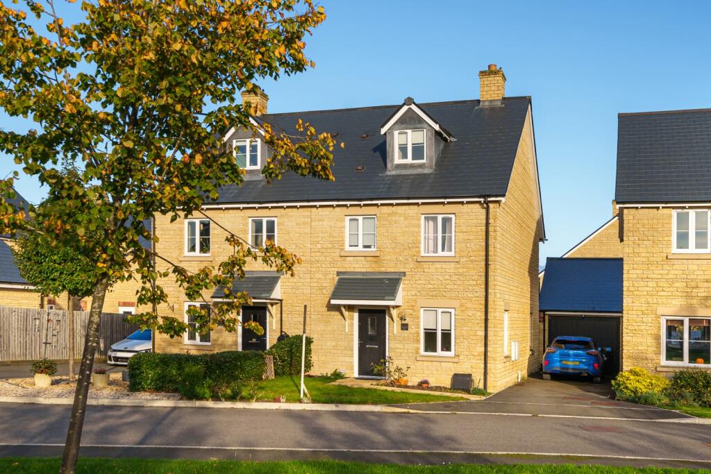 Main image of property: Sungold Place, Carterton, Oxfordshire, OX18