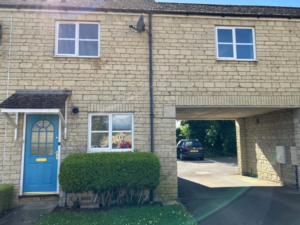 2 bedroom terraced house for sale in Lancaster Place, Carterton
