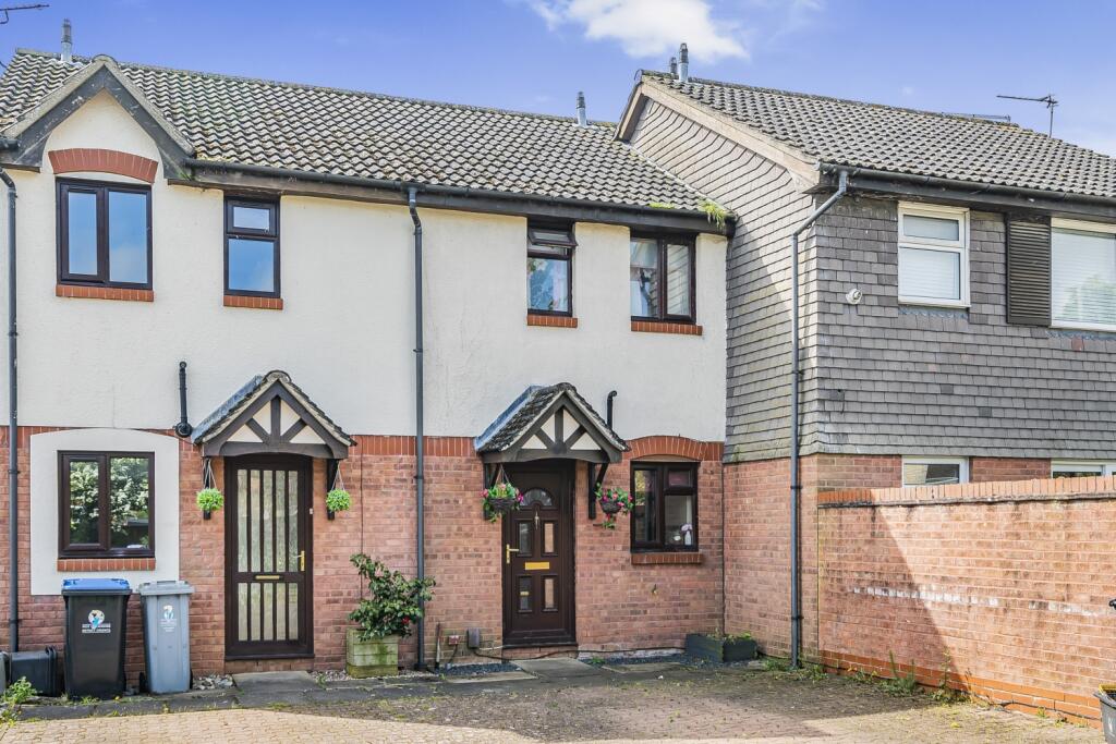 2 bedroom terraced house for sale in Lovatt Close, Carterton
