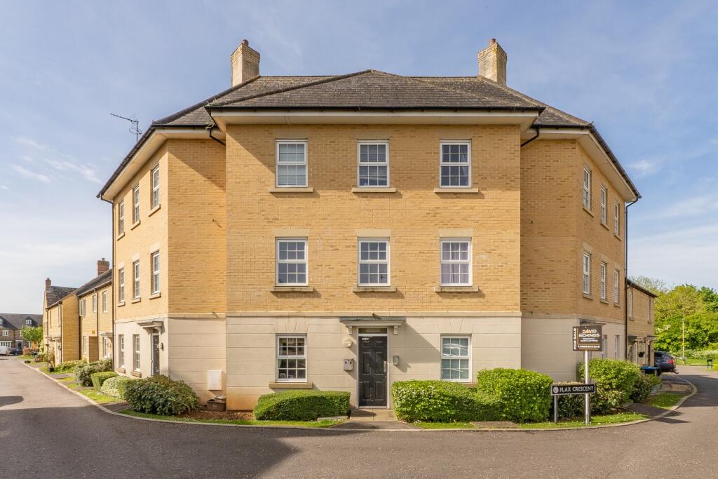Main image of property: Flax Crescent, Carterton, Oxfordshire, OX18