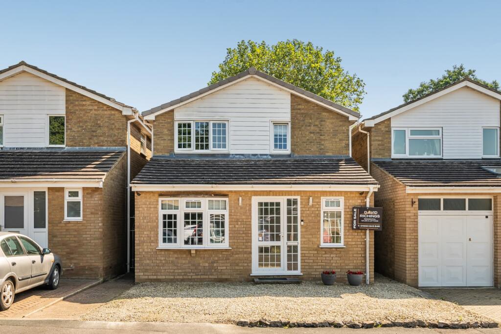 Main image of property: Lavender Place, Carterton, Oxfordshire, OX18