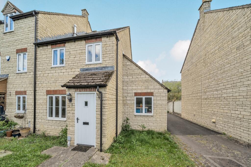 Main image of property: Bluebell Way, Carterton, Oxfordshire, OX18
