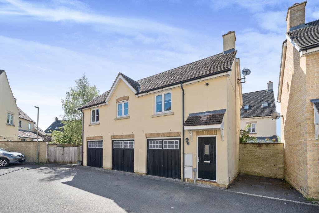 Main image of property: Boundary Mews, Carterton, Oxfordshire, OX18