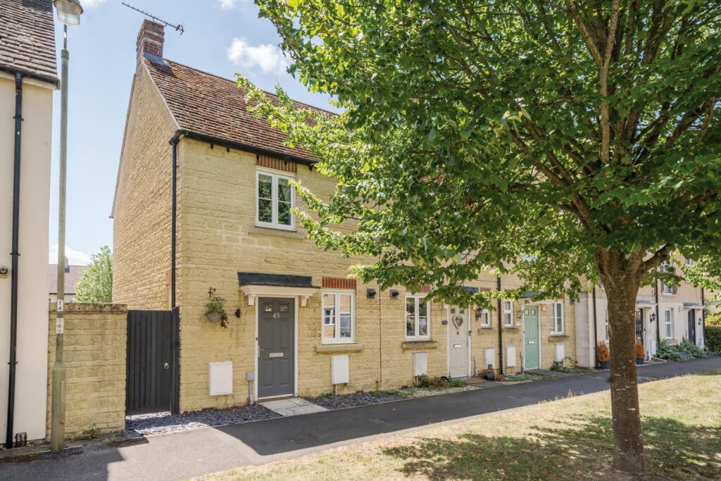 Main image of property: Elmhurst Way, Carterton, Oxfordshire, OX18