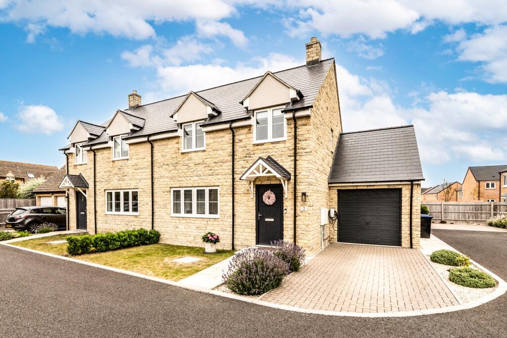 Main image of property: Orchard Close, Carterton, Oxfordshire, OX18