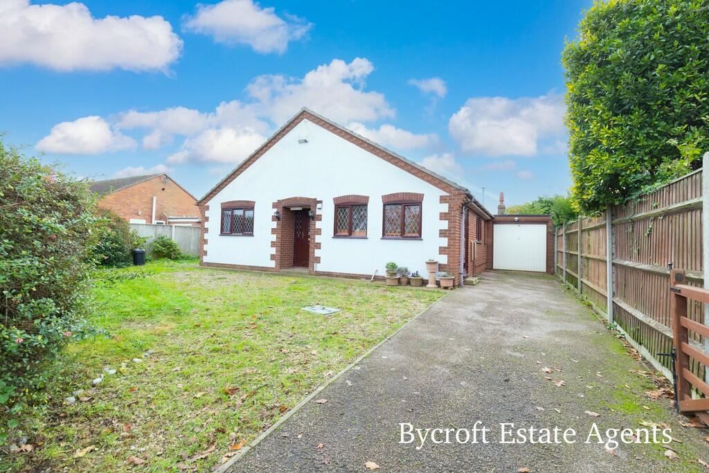 3 bedroom detached bungalow for sale in Drift Road, Caisteronsea, NR30