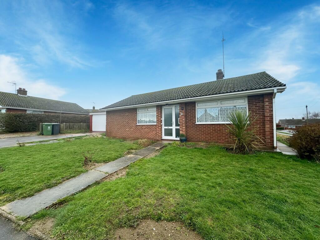 3 bedroom detached bungalow for sale in Seafield Road South, Caisteron