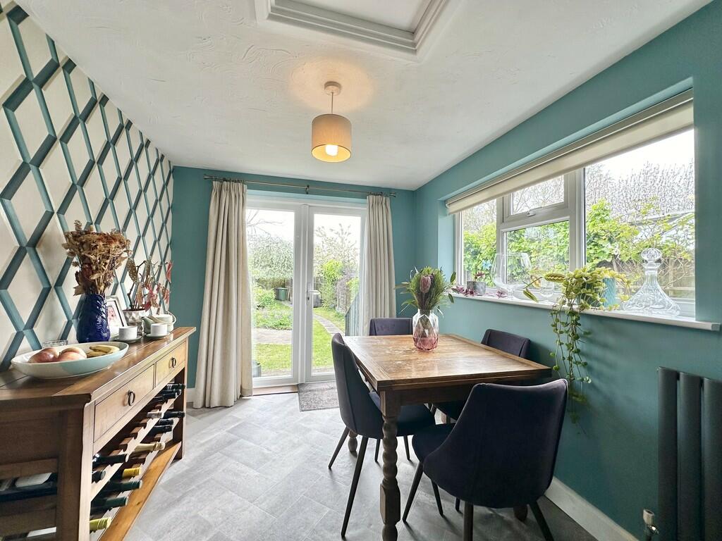 2 bedroom cottage for sale in Beach Road, Caisteronsea, NR30