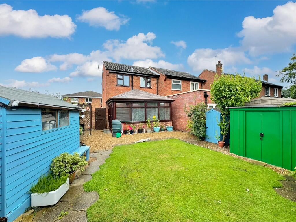 2 bedroom semidetached house for sale in North Road, Hemsby, NR29