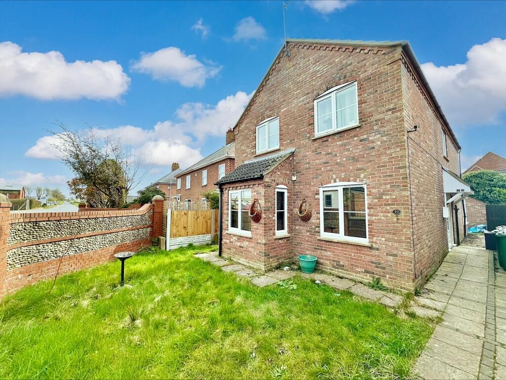 4 bedroom detached house for sale in Hemsby Road, Martham, NR29