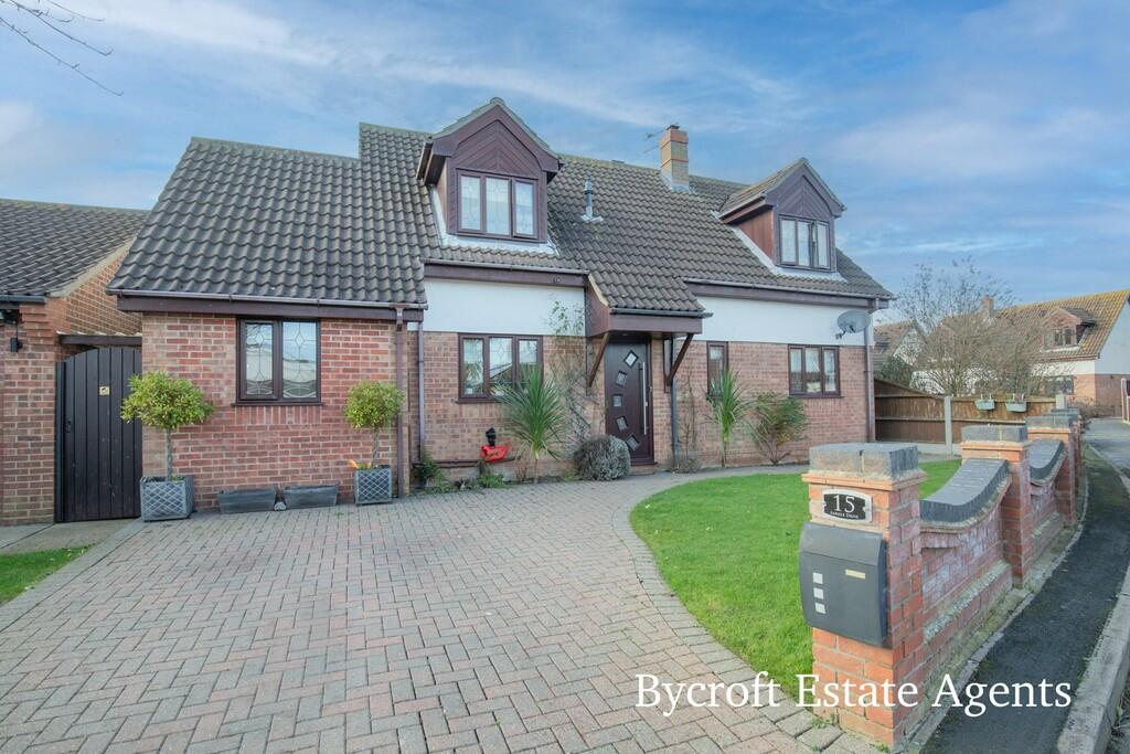 3 bedroom detached house for sale in Fairisle Drive, Caisteronsea, NR30