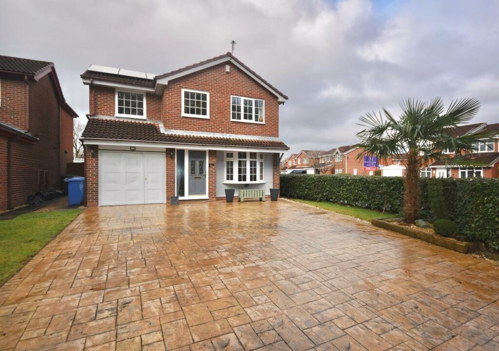 4 bedroom detached house for sale in Cresswell Close, Callands, Warrington, WA5