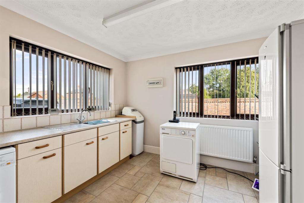 2 bedroom detached bungalow for sale in Station Road, Moulton, Spalding