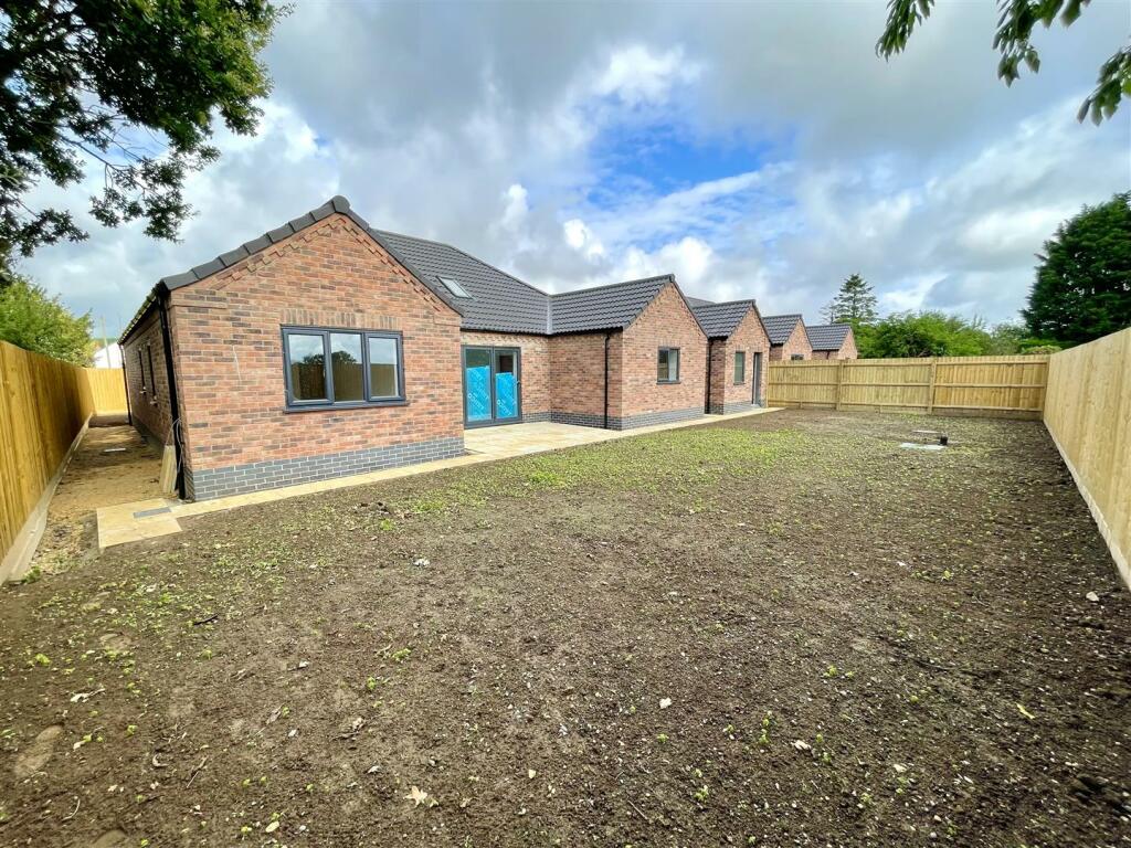 3 bedroom detached bungalow for sale in Seas End Road, Moulton Seas End, Spalding, PE12