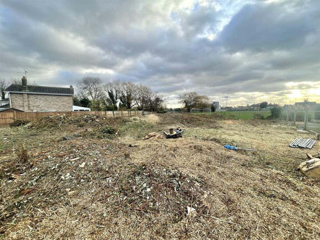 Plot for sale in Plot 1, Grange Court, Grange Drive, Spalding, PE11