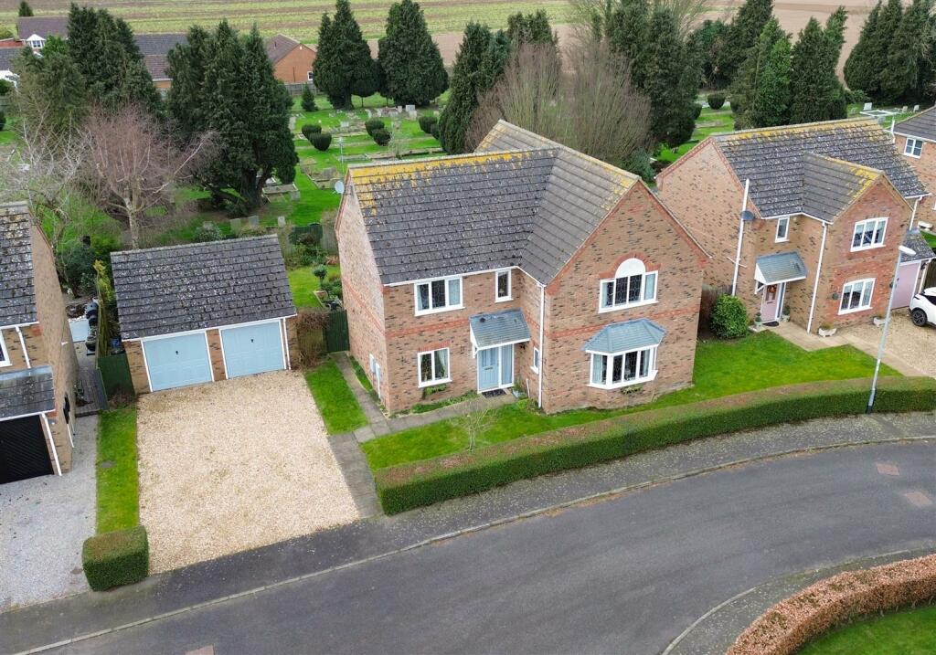 4 bedroom detached house for sale in Tulip Fields, Whaplode, Spalding, PE12