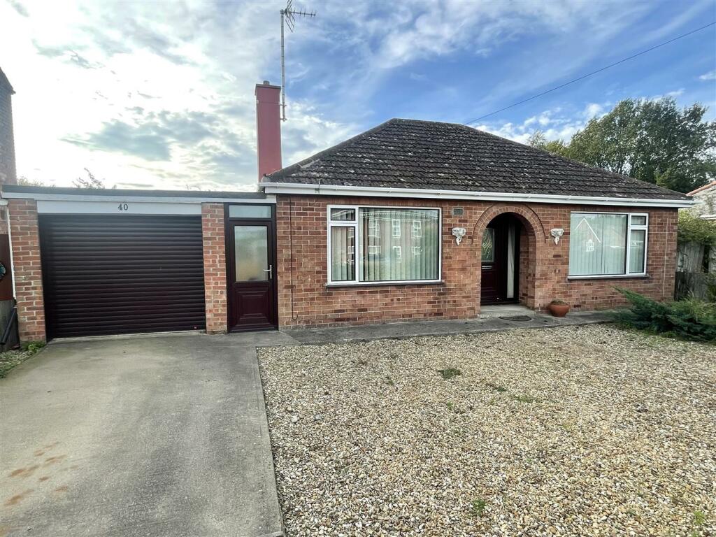 2 bedroom detached bungalow for sale in Fen Road, Holbeach, Spalding, PE12