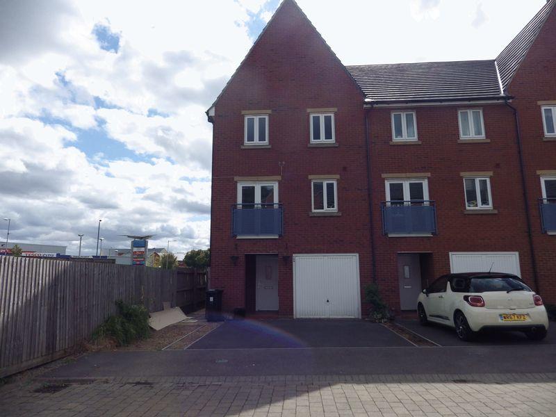 Additional property image - Hornbeam Close, Bristol