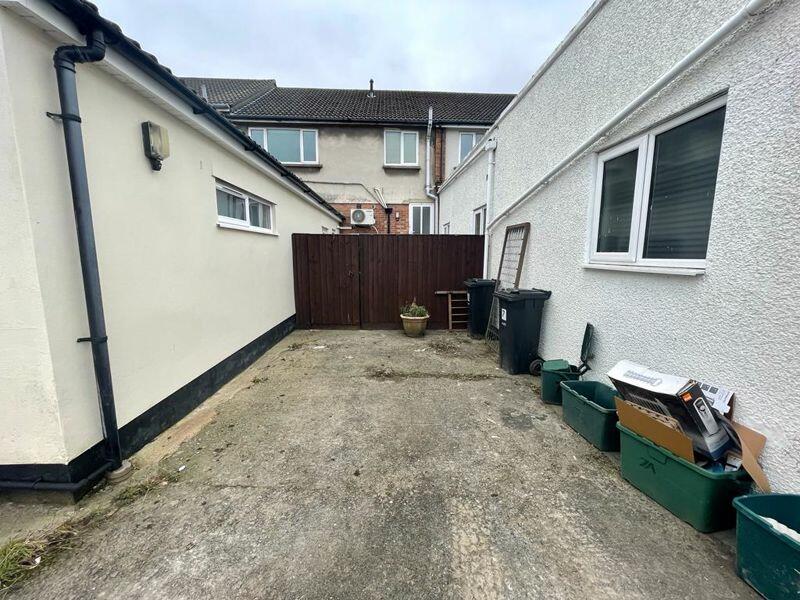 Additional property image - Chelford Grove, Bristol