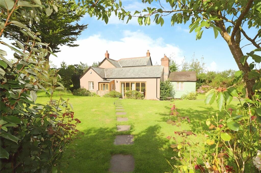 4 bedroom detached house for sale in Bradworthy, Holsworthy, EX22