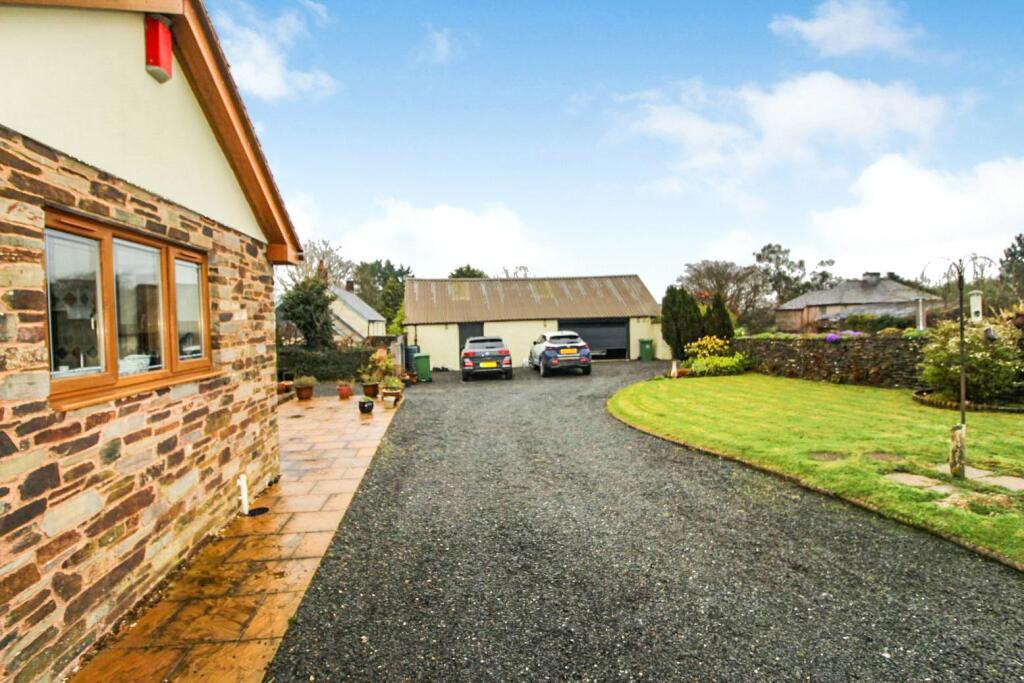 3 bedroom bungalow for sale in Cookbury, Holsworthy, EX22