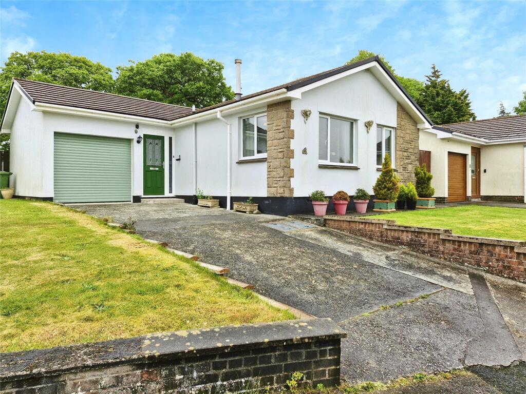 2 bedroom bungalow for sale in Holsworthy, Devon, EX22