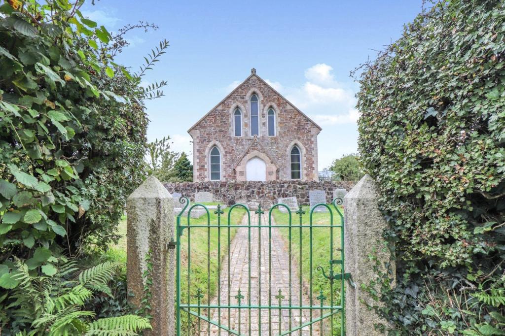 2 bedroom detached house for sale in Clawton, Holsworthy, EX22