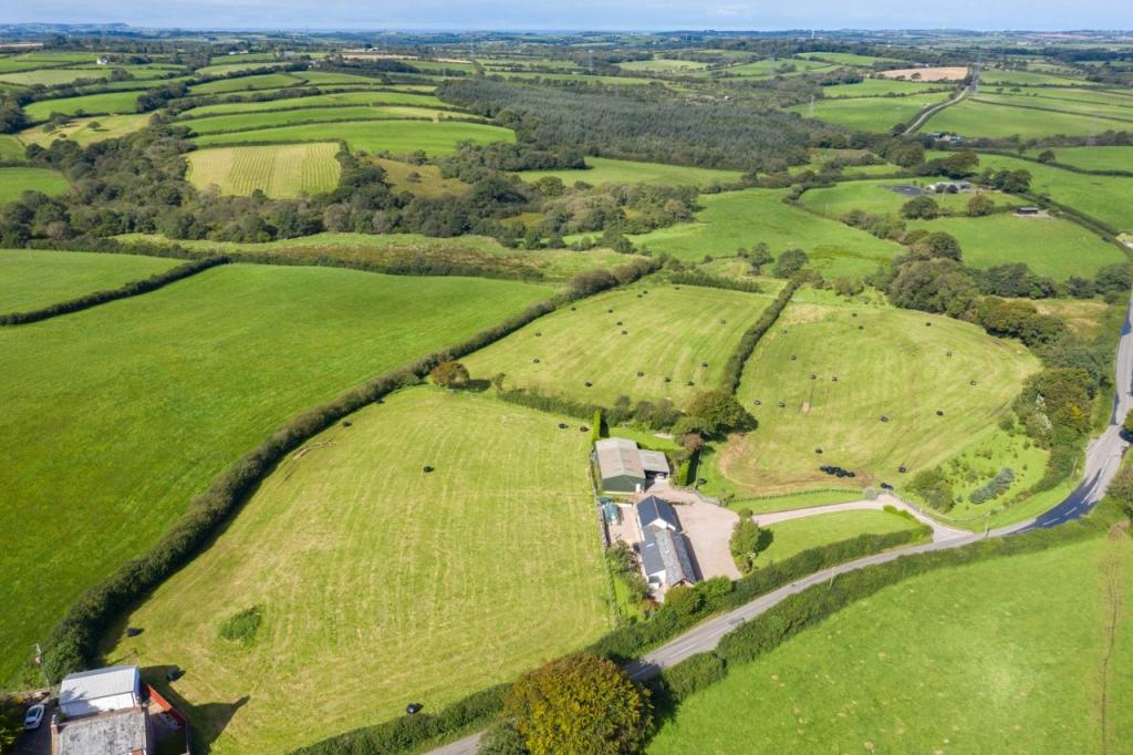 5 bedroom detached house for sale in Holsworthy, Devon, EX22