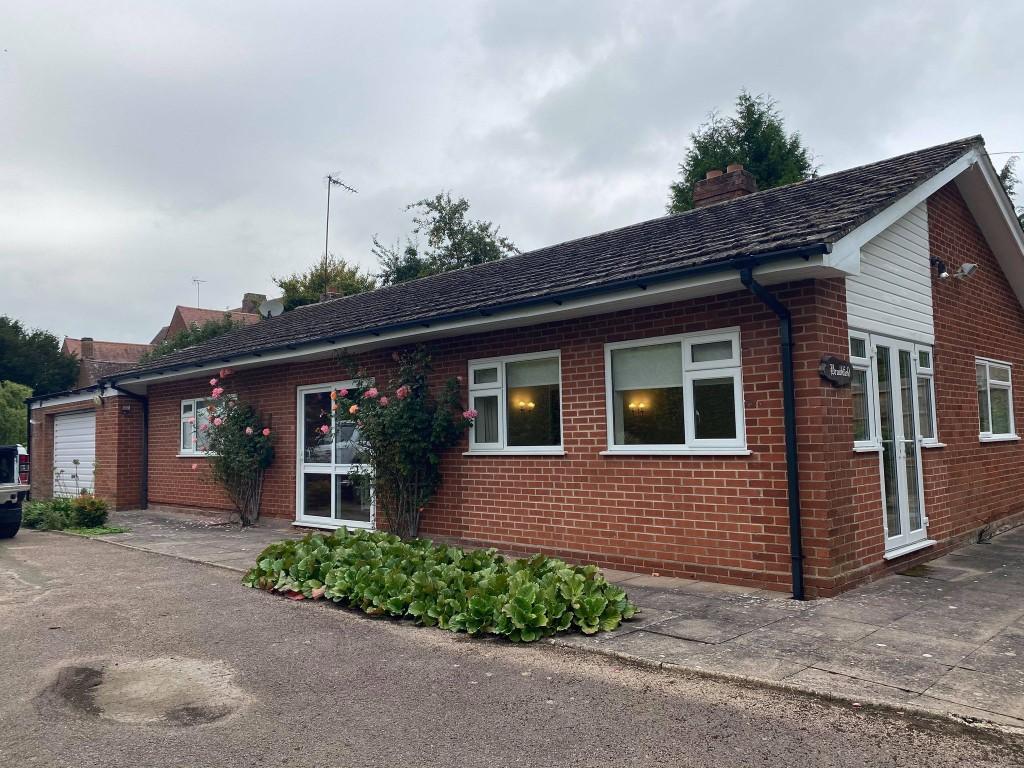 2 bedroom detached bungalow for rent in Stratford Road,Wootton Wawen,B95