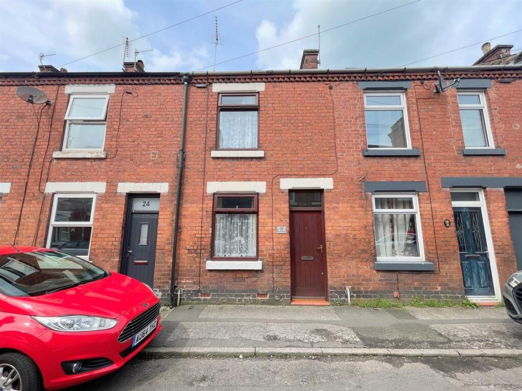 2 bedroom terraced house for sale in Grove Street, Leek, ST13