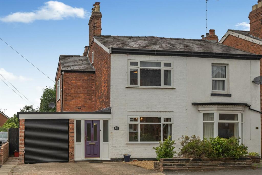 4 bedroom semidetached house for sale in London Road, Davenham, CW9