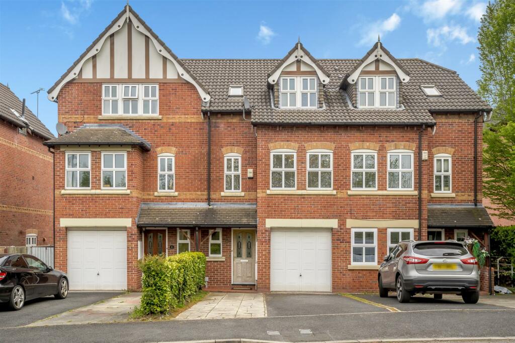3 bedroom town house for sale in Monarch Drive, Kingsmead, CW9