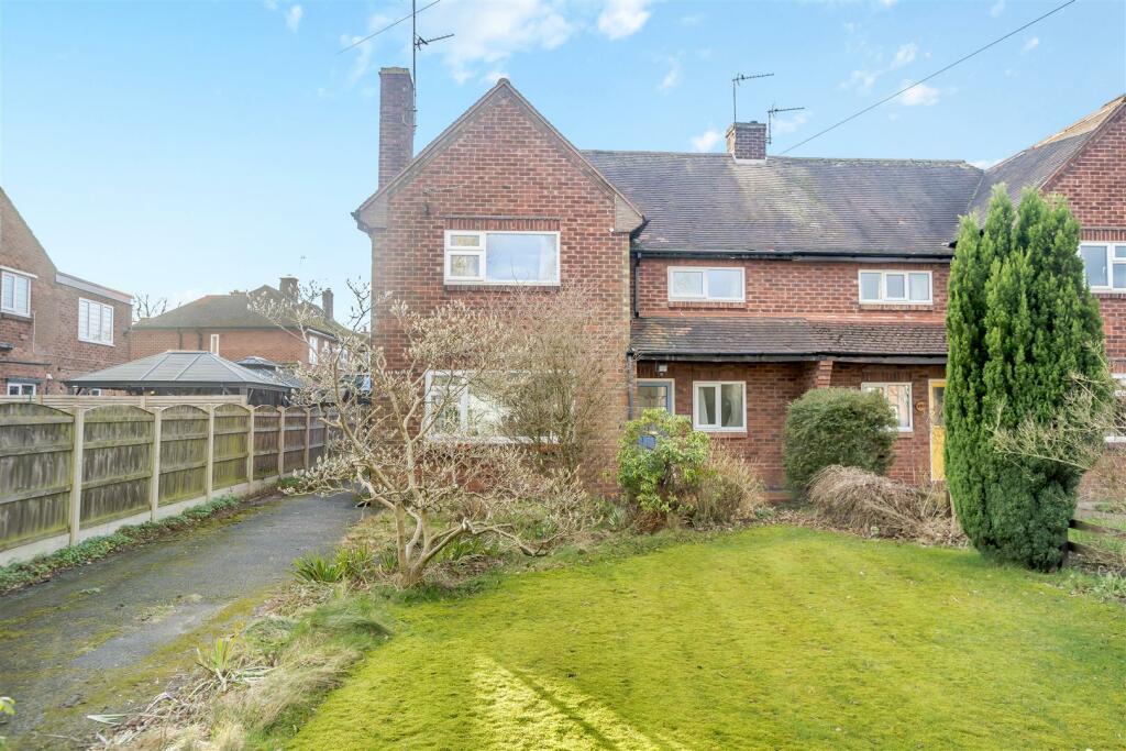 2 bedroom semidetached house for sale in London Road, Davenham, CW9