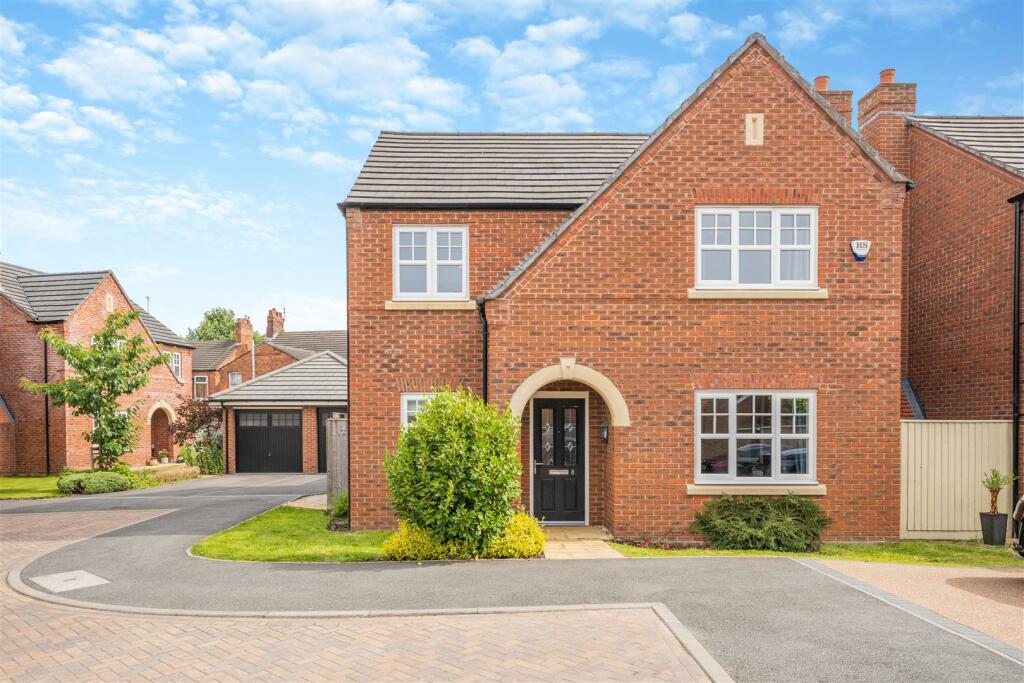 4 bedroom detached house for sale in Hulme Drive, Winnington, CW8