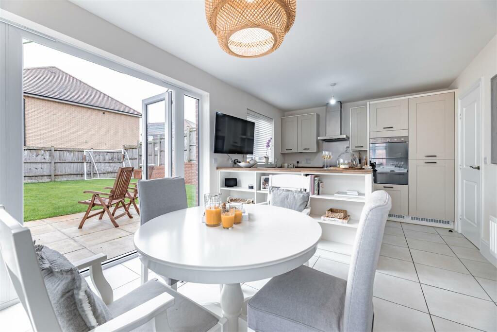 Additional property image - Immaculate detached Redrow property on prized cul-de-sac