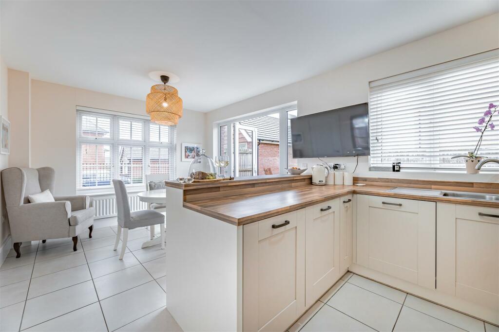 Additional property image - Immaculate detached Redrow property on prized cul-de-sac