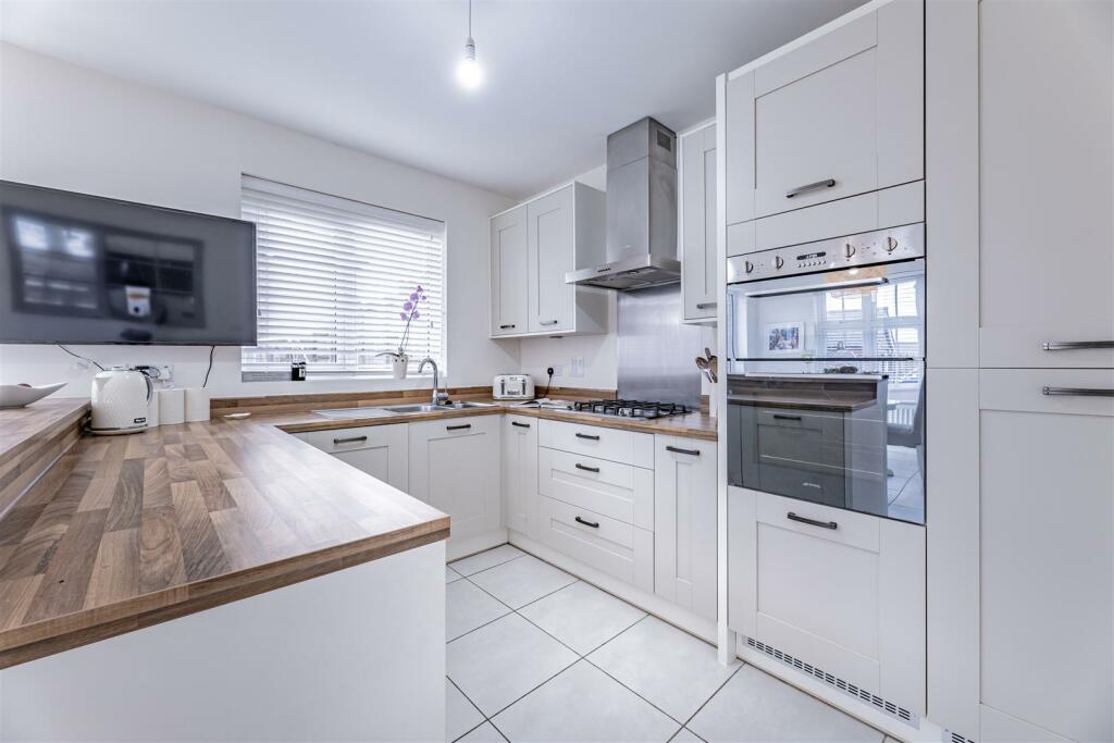 Additional property image - Immaculate detached Redrow property on prized cul-de-sac