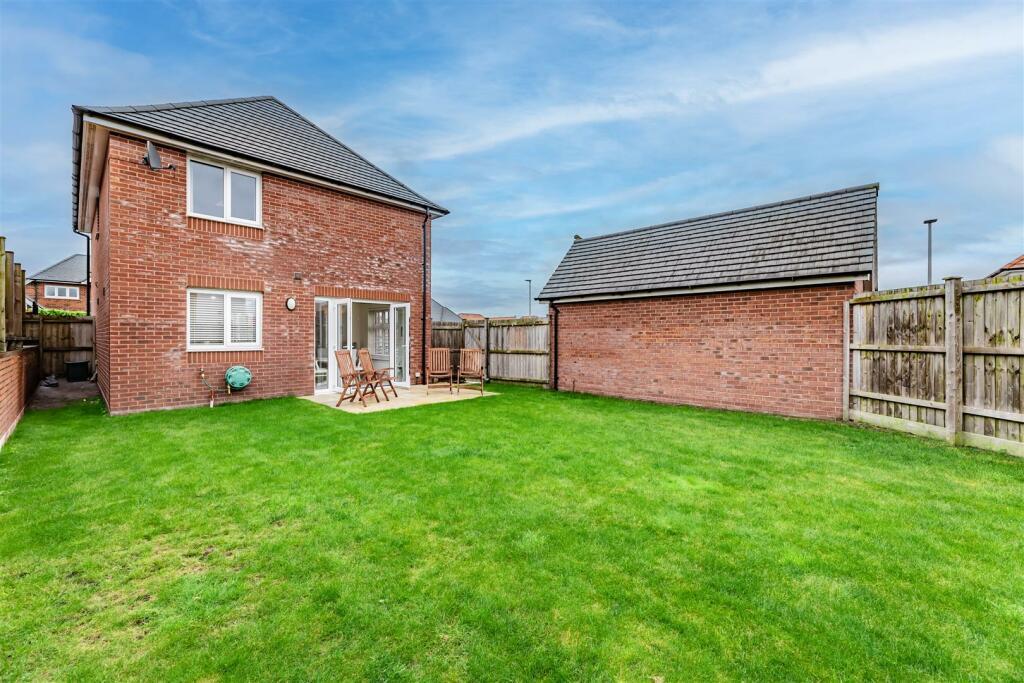 Additional property image - Immaculate detached Redrow property on prized cul-de-sac