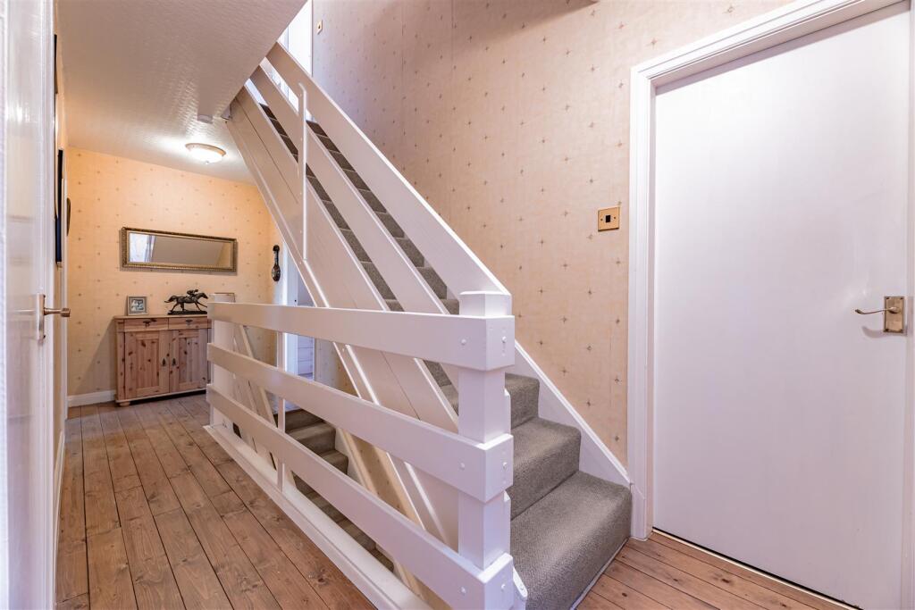 Additional property image - Generous semi-detached property in prized cul-de-sac