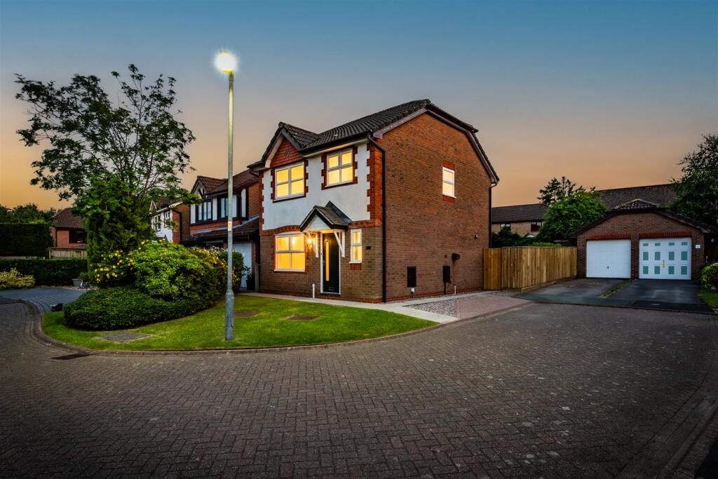 Main image of property: Well-positioned detached property sat on a quiet cul-de-sac