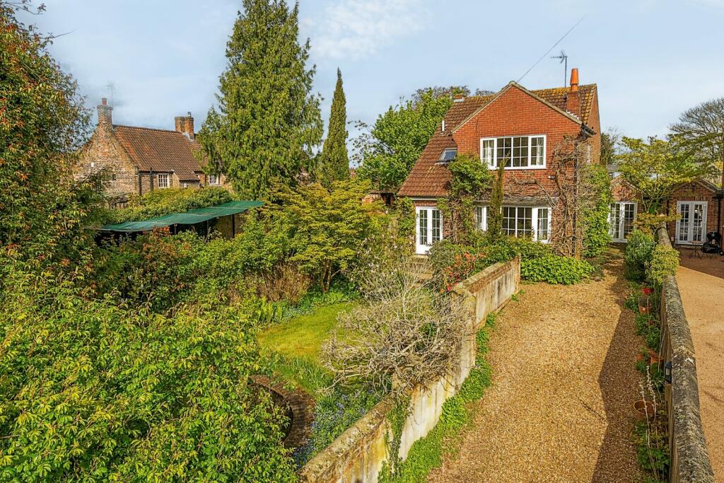 3 bedroom detached house for sale in Church Field Lane, Great Ouseburn