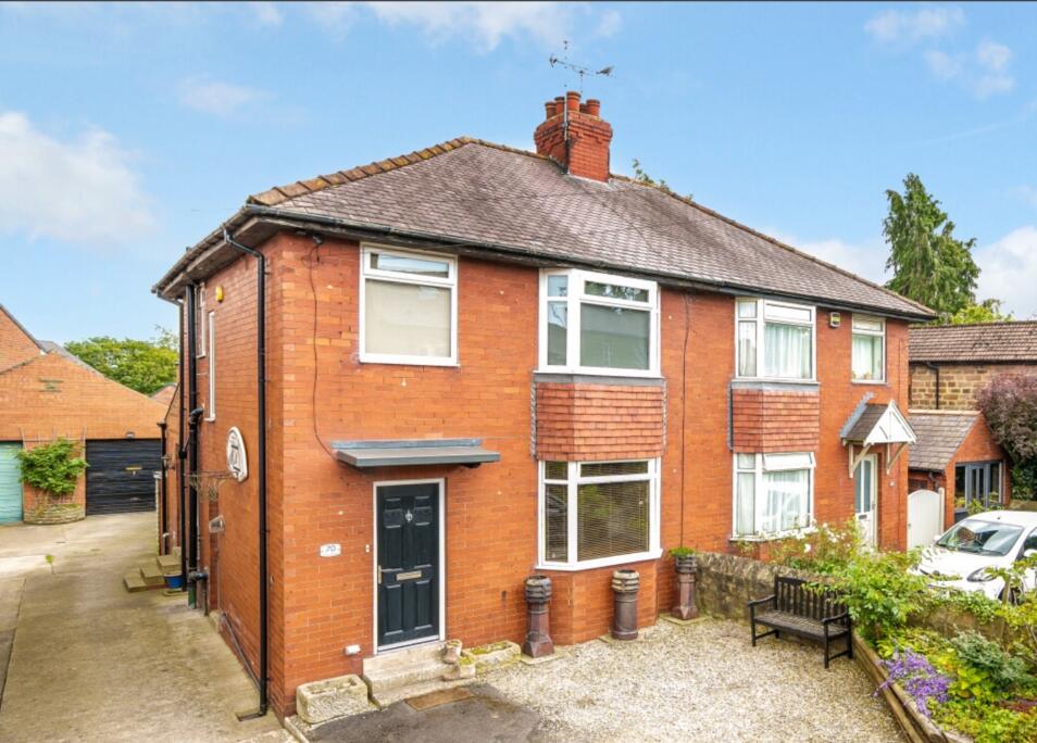 3 bedroom semidetached house for sale in Ripon Road, Killinghall
